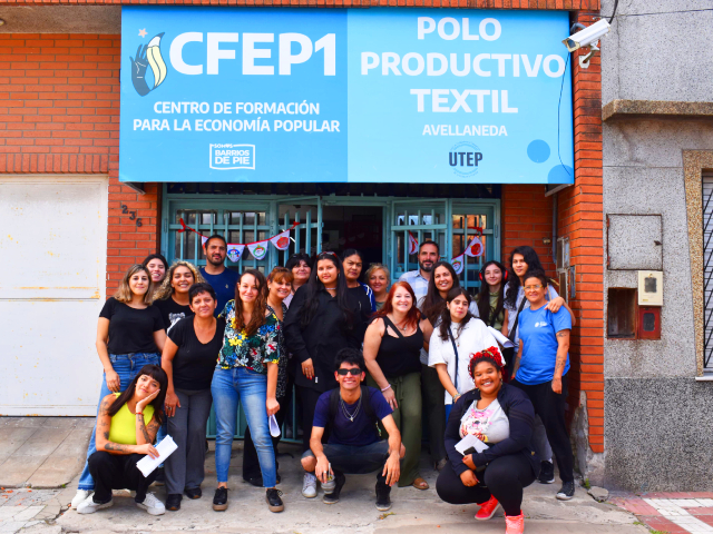 Hoy acompañamos la visita de lxs chicxs de Centro de dia al Polo Productivo Textil Mandarinas y CFEP n1.